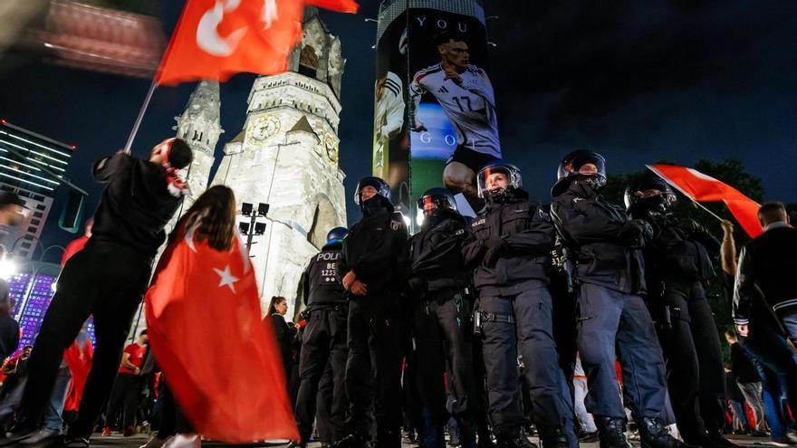 Turquía juega en su &#039;casa&#039; de Berlín en un clima de máxima tensión diplomática