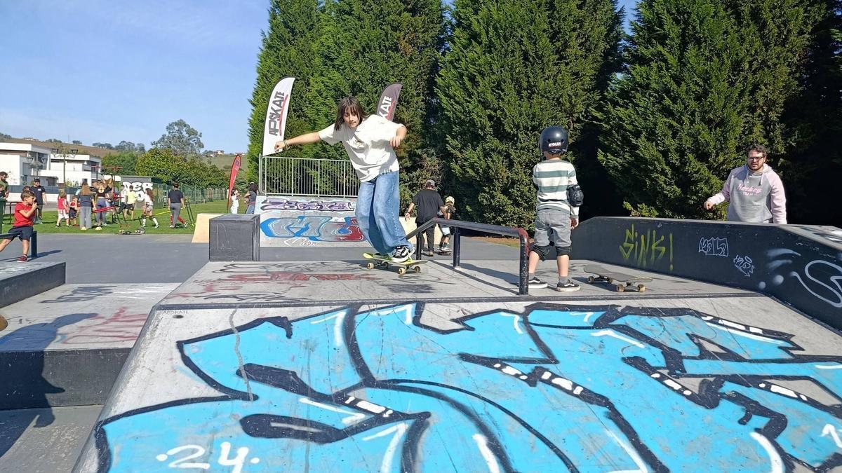 Una actividad en el skatepark de Lugo de Llanera.