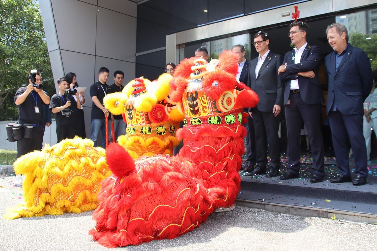 Illa comienza su último día en China con una agenda centrada en el sector de la automoción