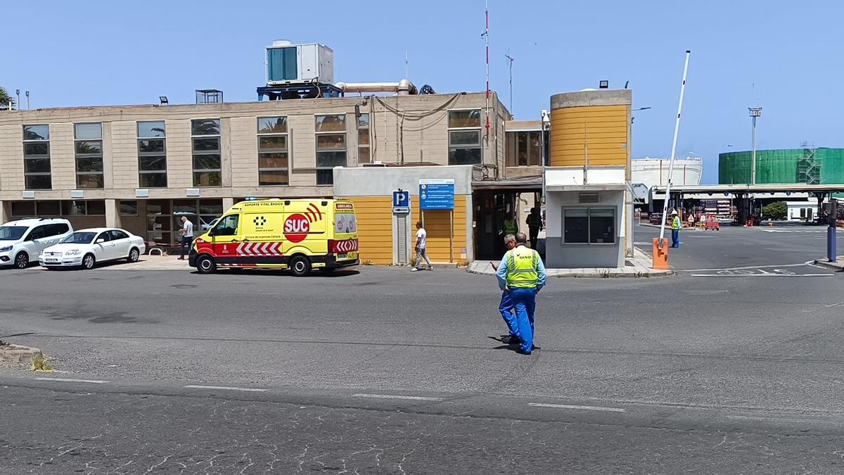 El amplio despliegue de emergencias tras la explosión en el polígono de Salinetas
