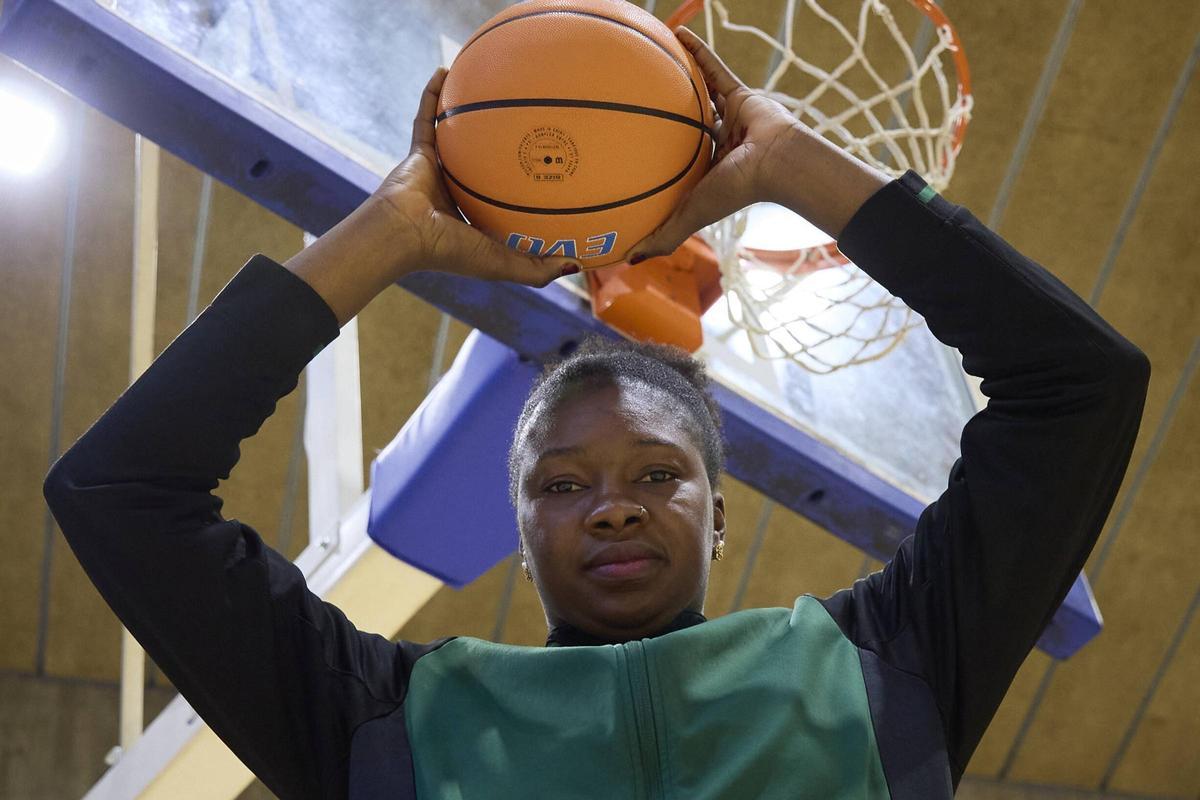 La pìvot de la Penya cree que el equipo aún puede crecer mucho