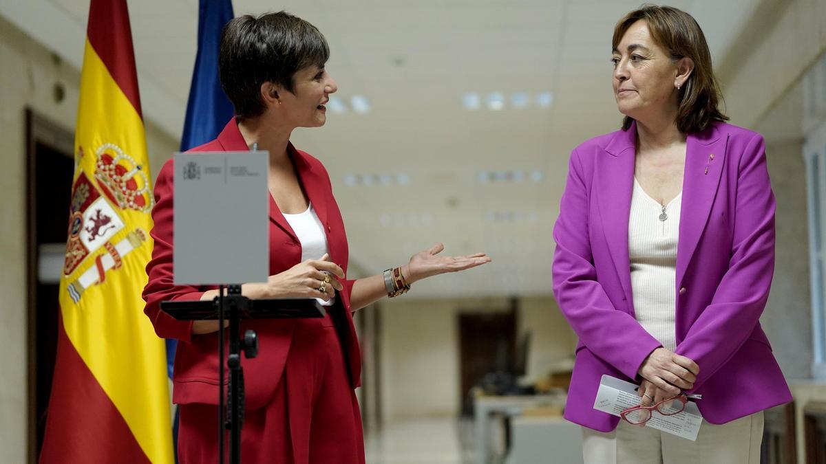 Isabel Rodríguez y Silvia Paneque.