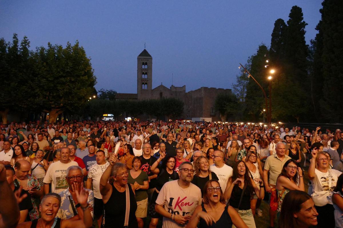EN IMATGES | L’Orquestra Di-Versiones i Els Catarres captiven milers de persones a la tercera Bertranada Fest