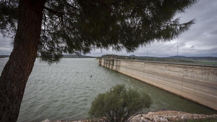 La presa de Alange, que abastece a Mérida, en prealerta por sequía