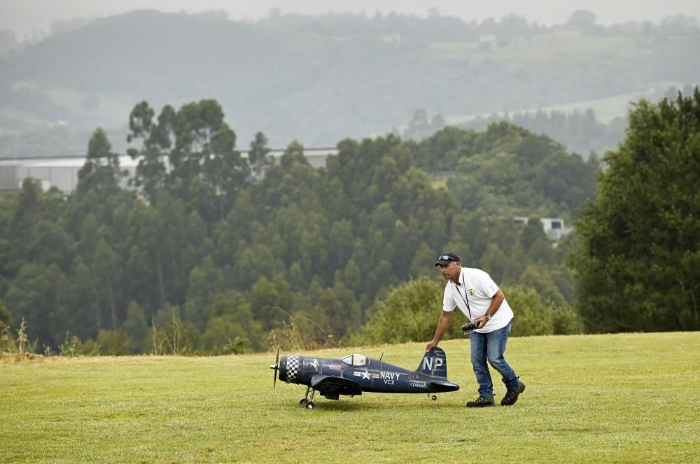 Inauguración de la pista de aeromodelismo del monte Pica Corros, Cenero