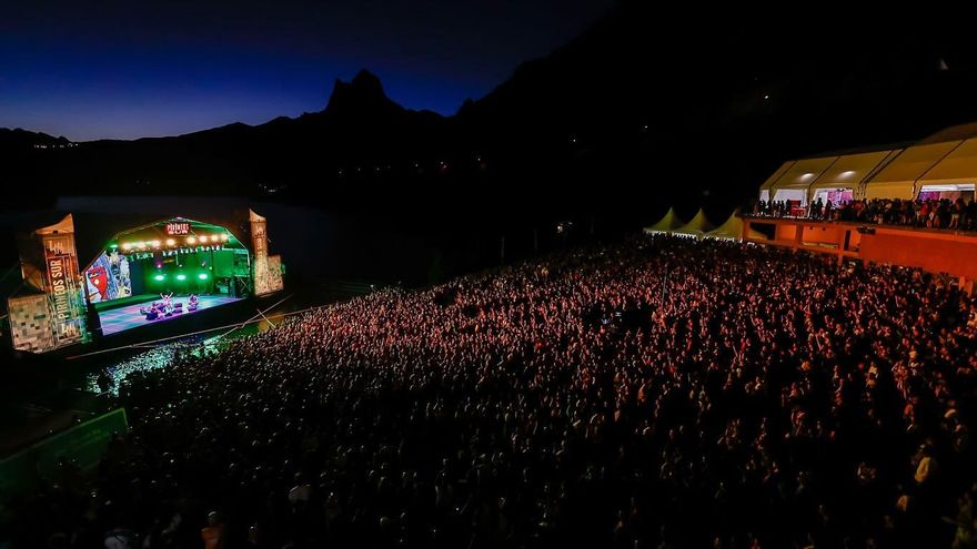 Pirineos Sur vive su fin de semana grande con llenazos para Amaia y Viva Suecia