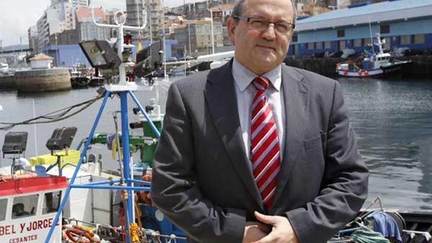 Andrés Hermida, en el puerto pesquero de Vigo.  // José Lores