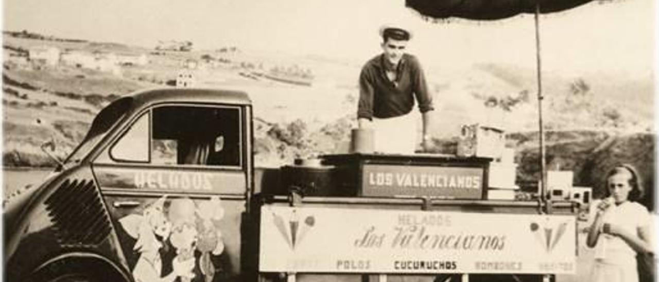 Rubén Fernández, en el centro.