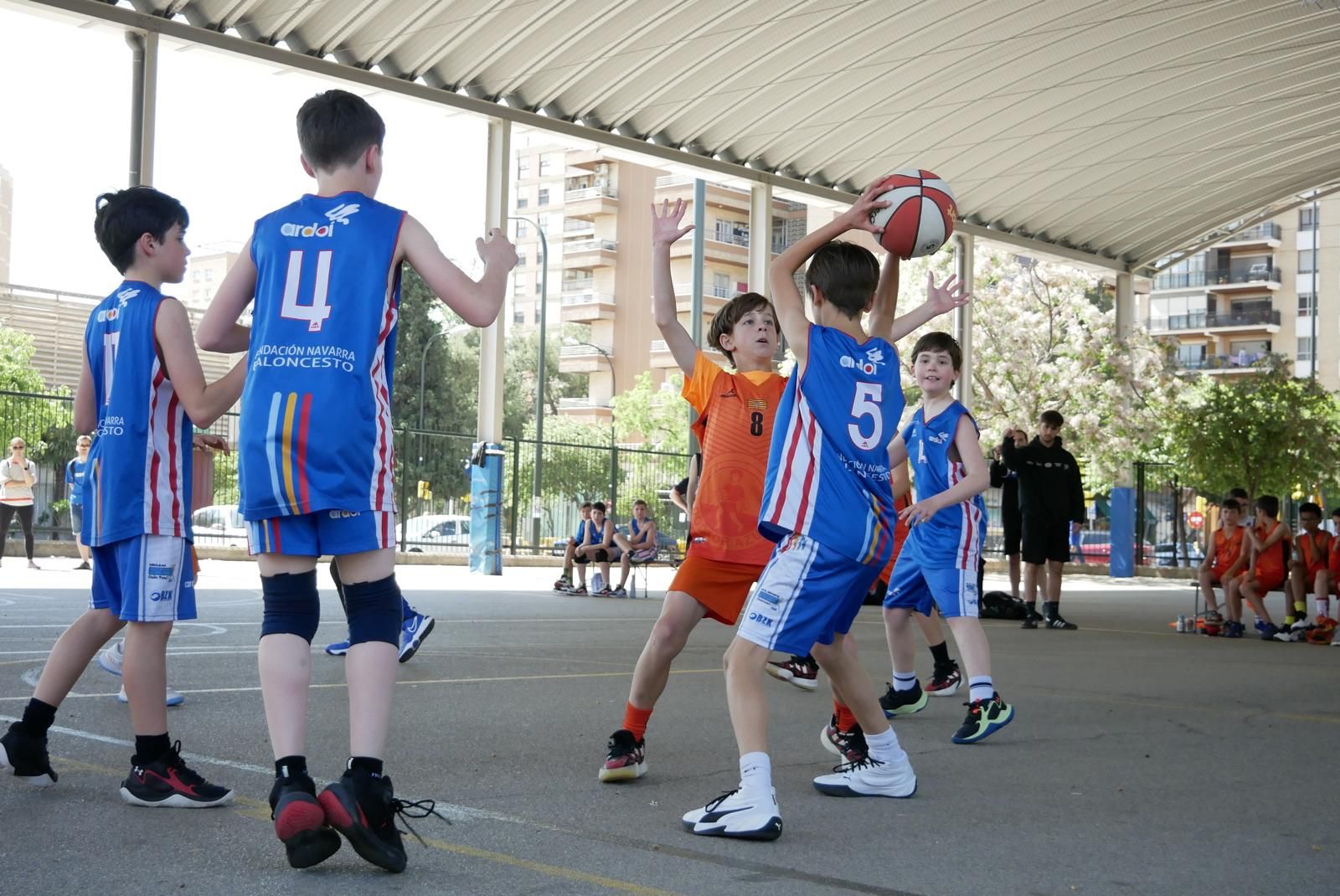 En imágenes | El colegio Doctor Azúa celebra su multitudinario torneo nacional de balonesto
