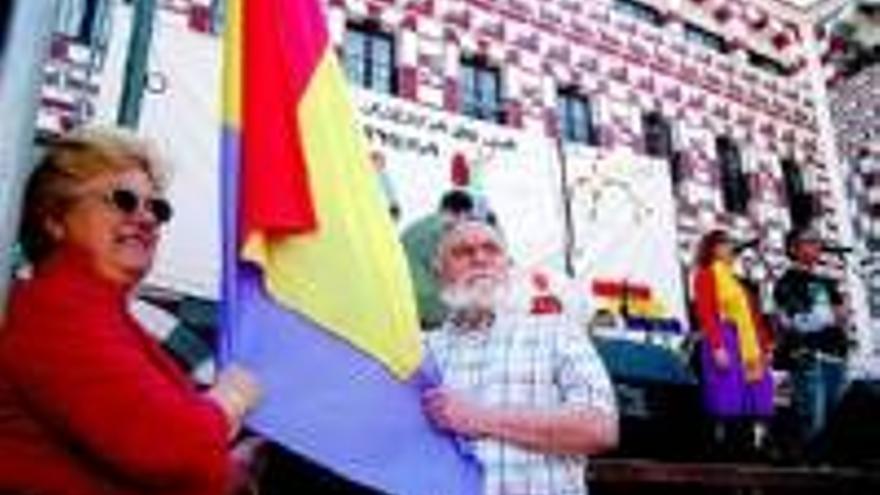 La Fiesta de la Primavera convierte la plaza Alta en lugar de encuentro y cultura