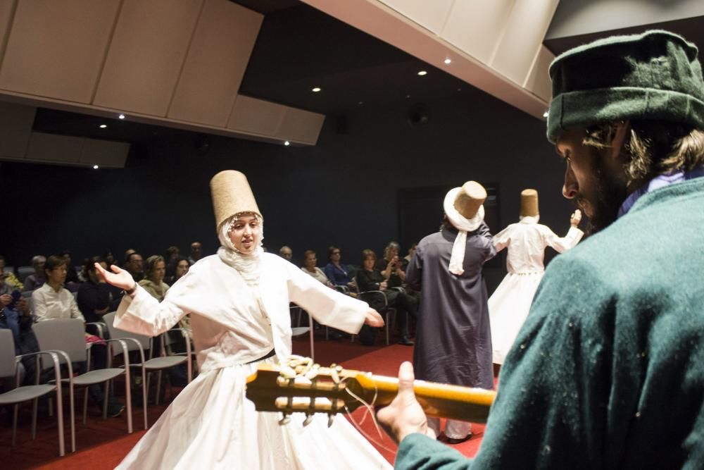 Exhibición de danza sufí (derviches turcos)