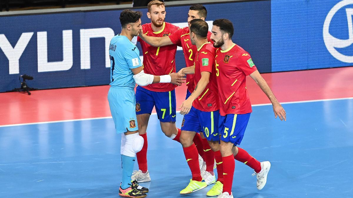 La Selección española celebra una acción durante el europeo