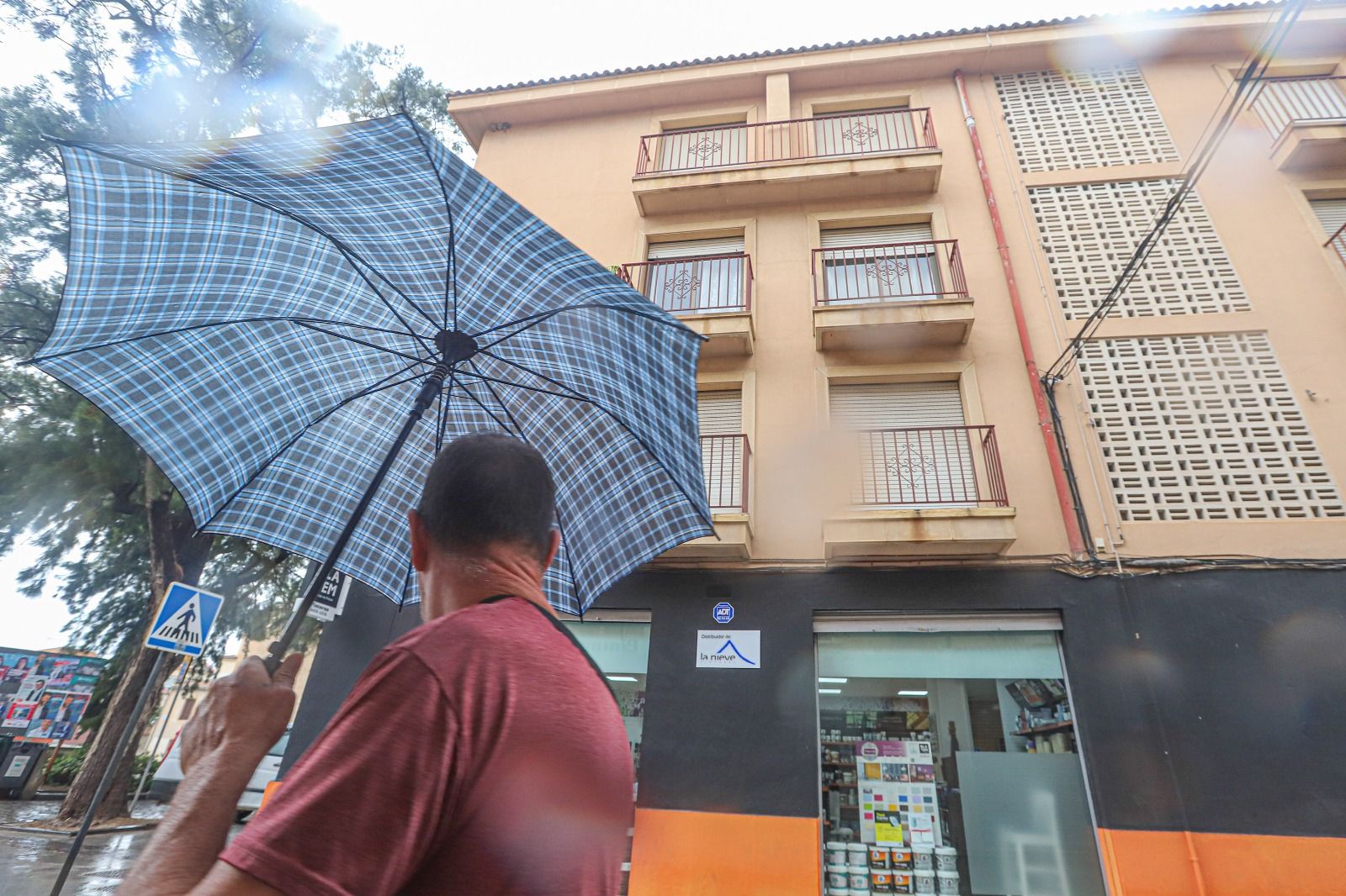 La lluvia baña la ciudad de Orihuela