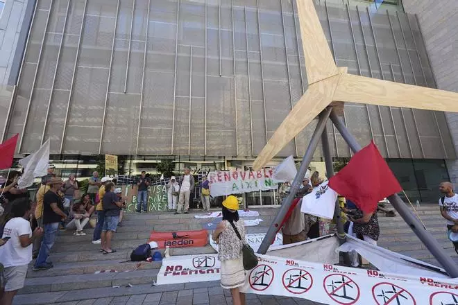 Les imatges de la protesta contra els Macroprojectes energètics