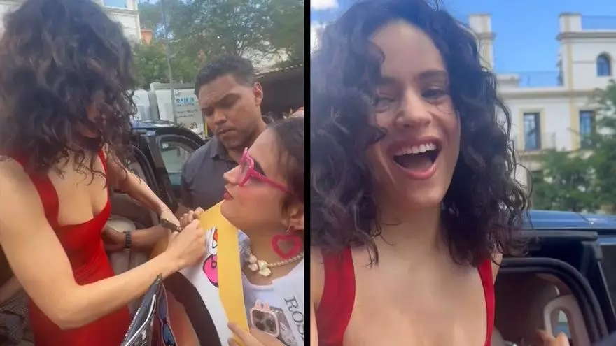 Rosalía saluda a sus fans a la salida de su hotel en Sevilla
