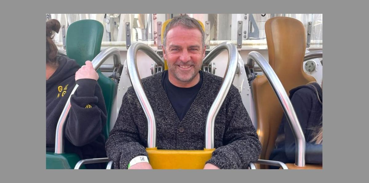 Hansi Flick en el Parc d'Atraccions Tibidabo