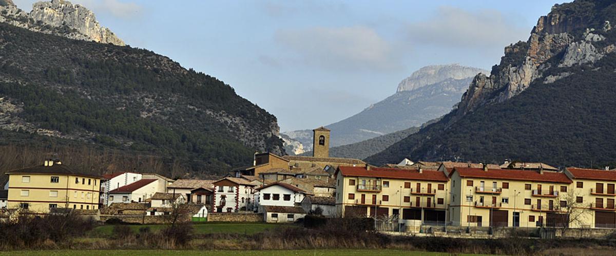 Vista panorámica de la localidad aragonesa de Sigüés