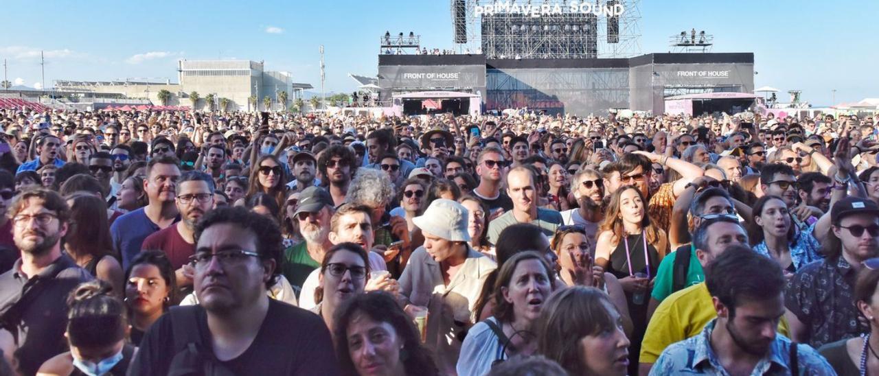 Públic del Primavera Sound sense mascareta dissabte