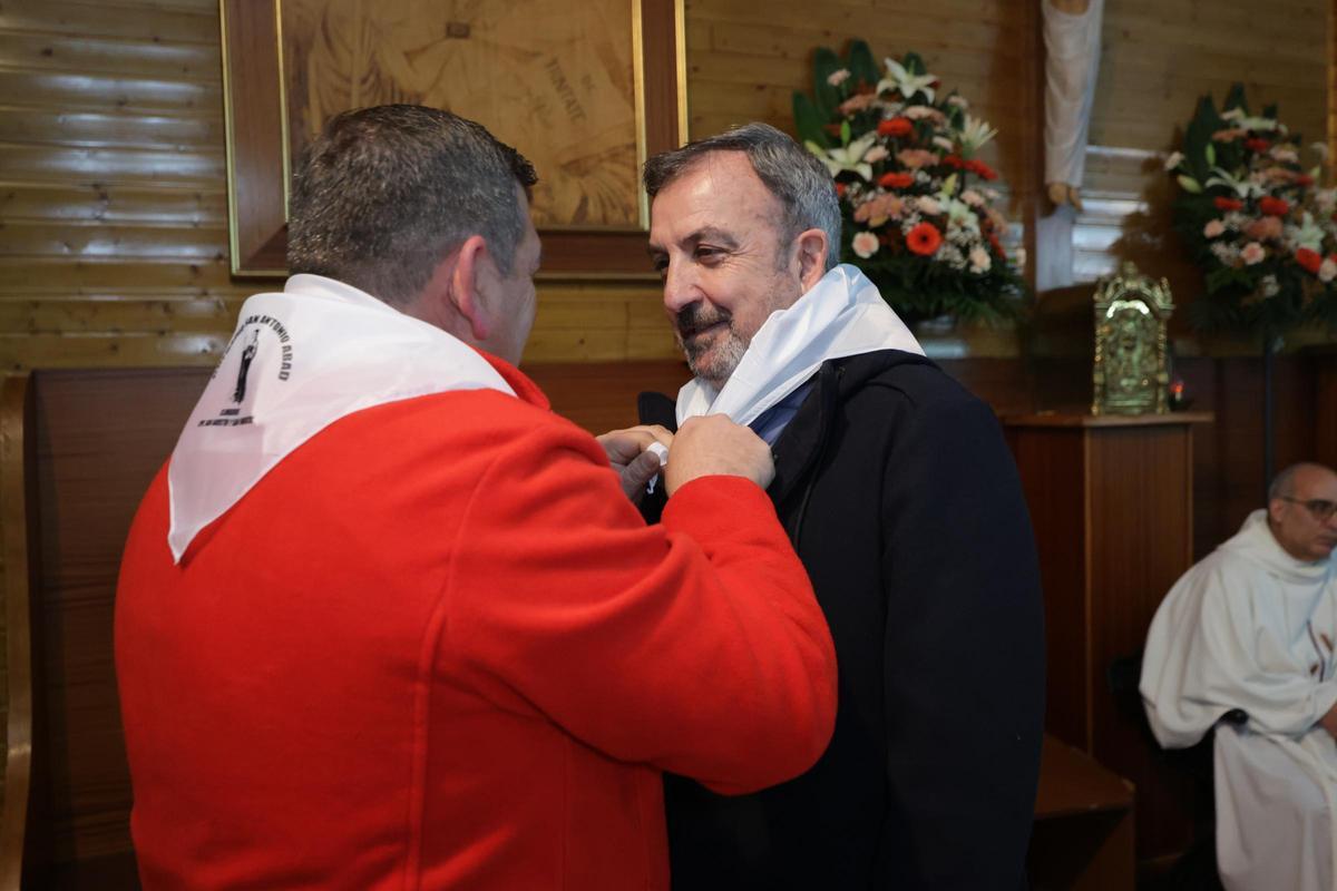 El grupo San Agustín y San Marcos de Castelló festeja a Sant Antoni con una misa, música, procesión y 'correfocs' El grupo San Agustín y San Marcos de Castelló festeja a Sant Antoni con una misa, música, procesión y 'correfocs'