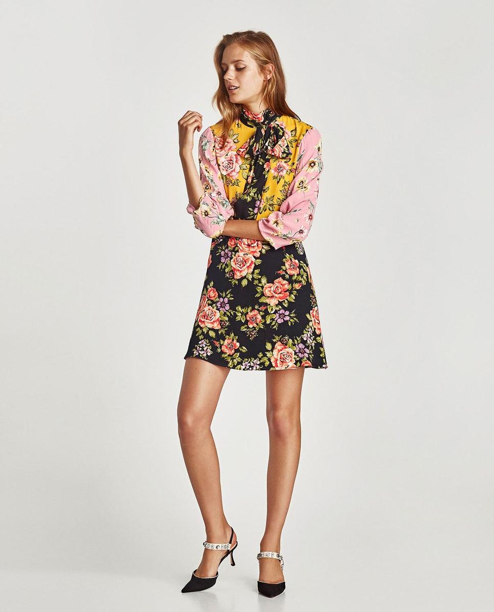 Vestido patchwork flores, Zara