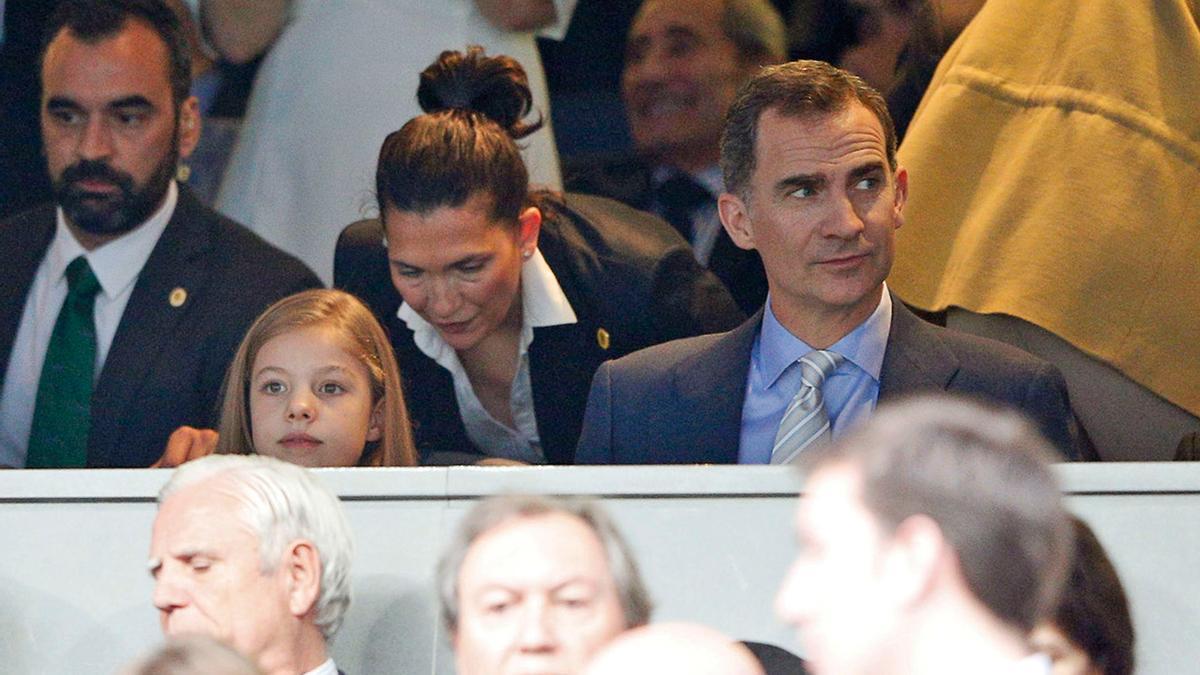 La infanta Sofía en el palco del Santiago Bernabéu