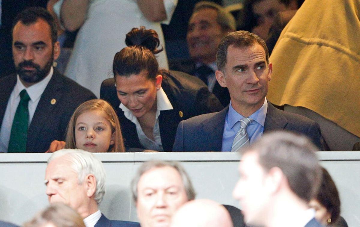 La infanta Sofía en el palco del Santiago Bernabéu