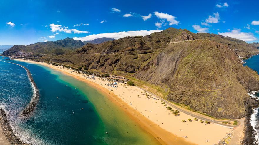 ¿Hay playas de arena blanca en Tenerife?