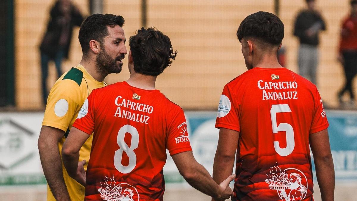 Lance del partido entre el Egabrense y el Montilla en uno de los encuentros de la temporada.