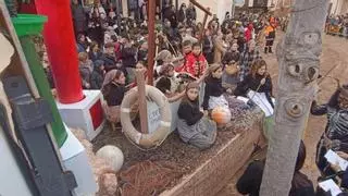 Entre la tregua del tiempo y la tradición: Sant Antoni saca las ‘beneïdes’ a la calle