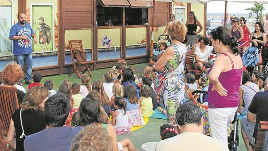 Benicàssim abre las bibliotecas del mar hasta finales de septiembre