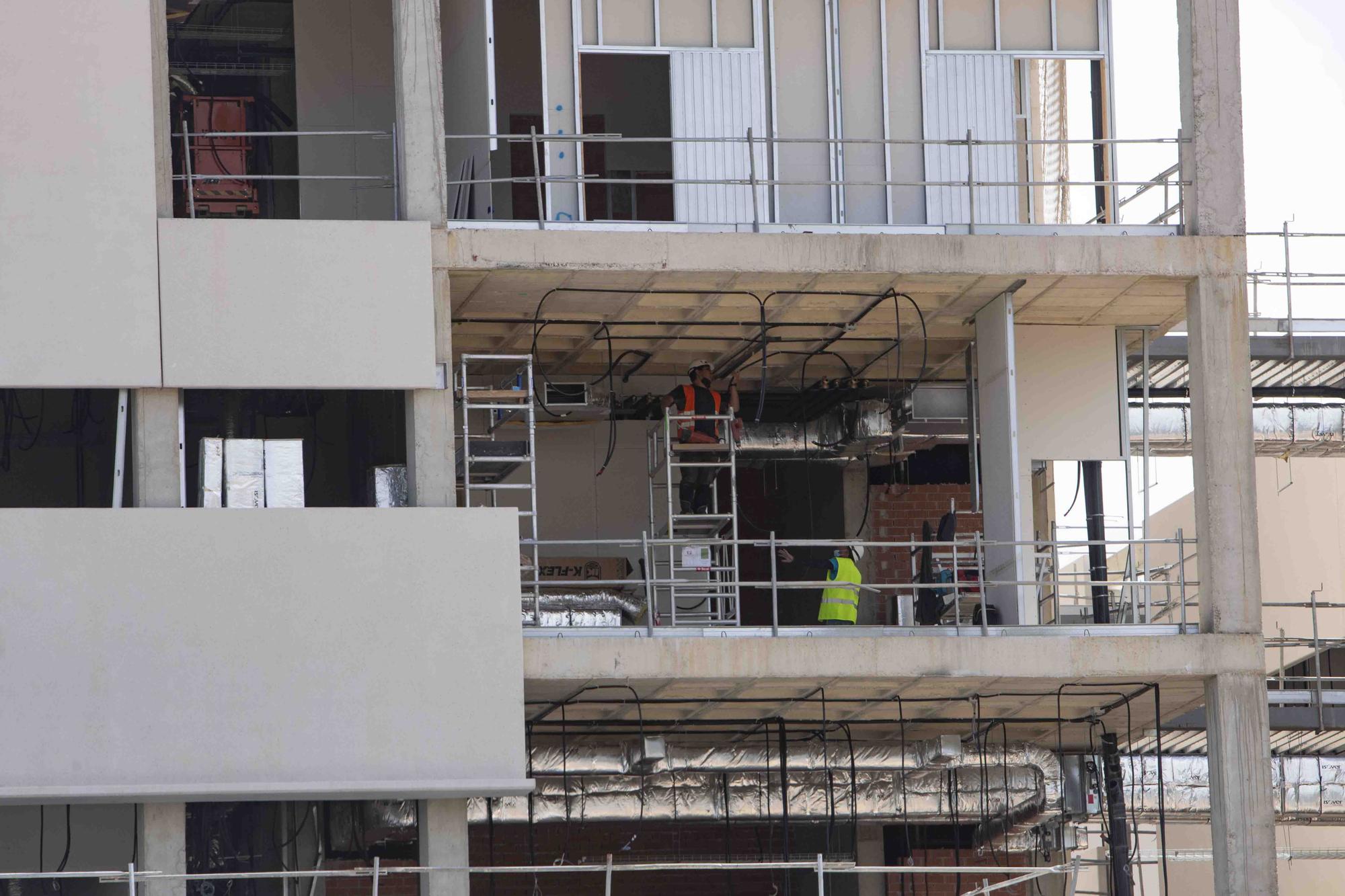 La construcción del nuevo hospital de Ontinyent sigue a buen ritmo.