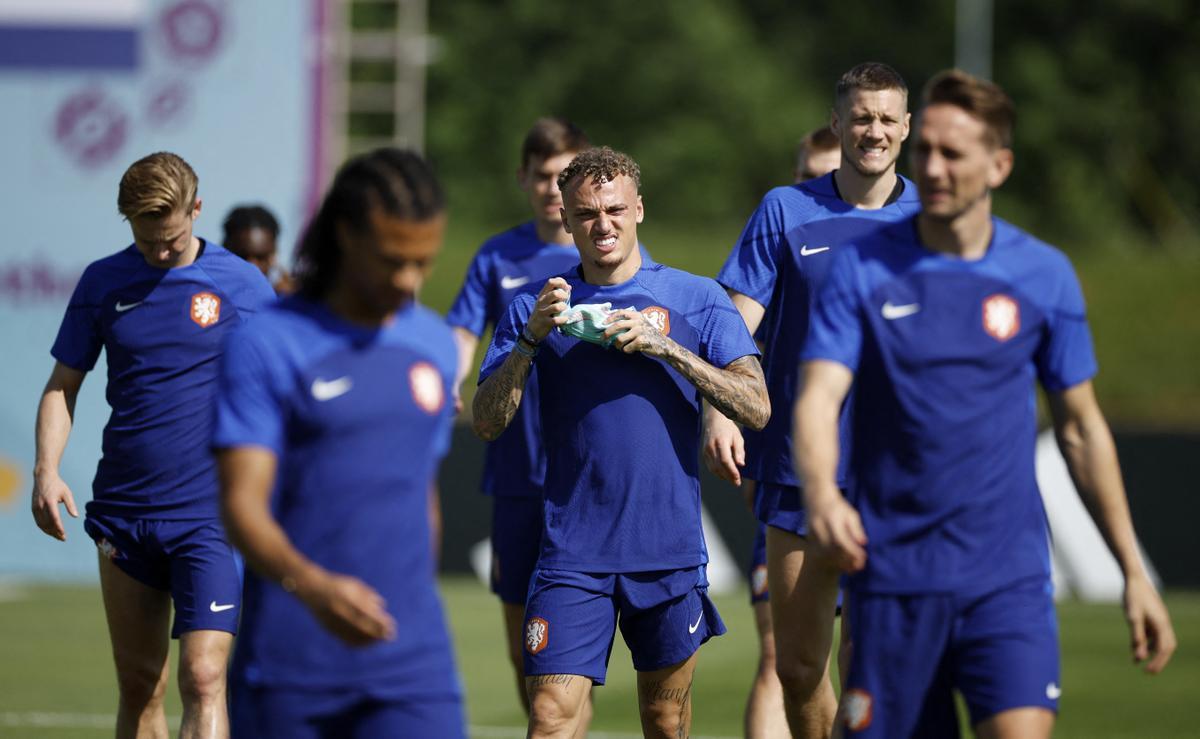 El último entrenamiento de Países Bajos, con Frenkie y Luuk de Jong en la imagen.