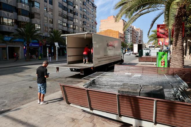 Alicante "desmonta" las Hogueras 2025: recogen racós y barracas