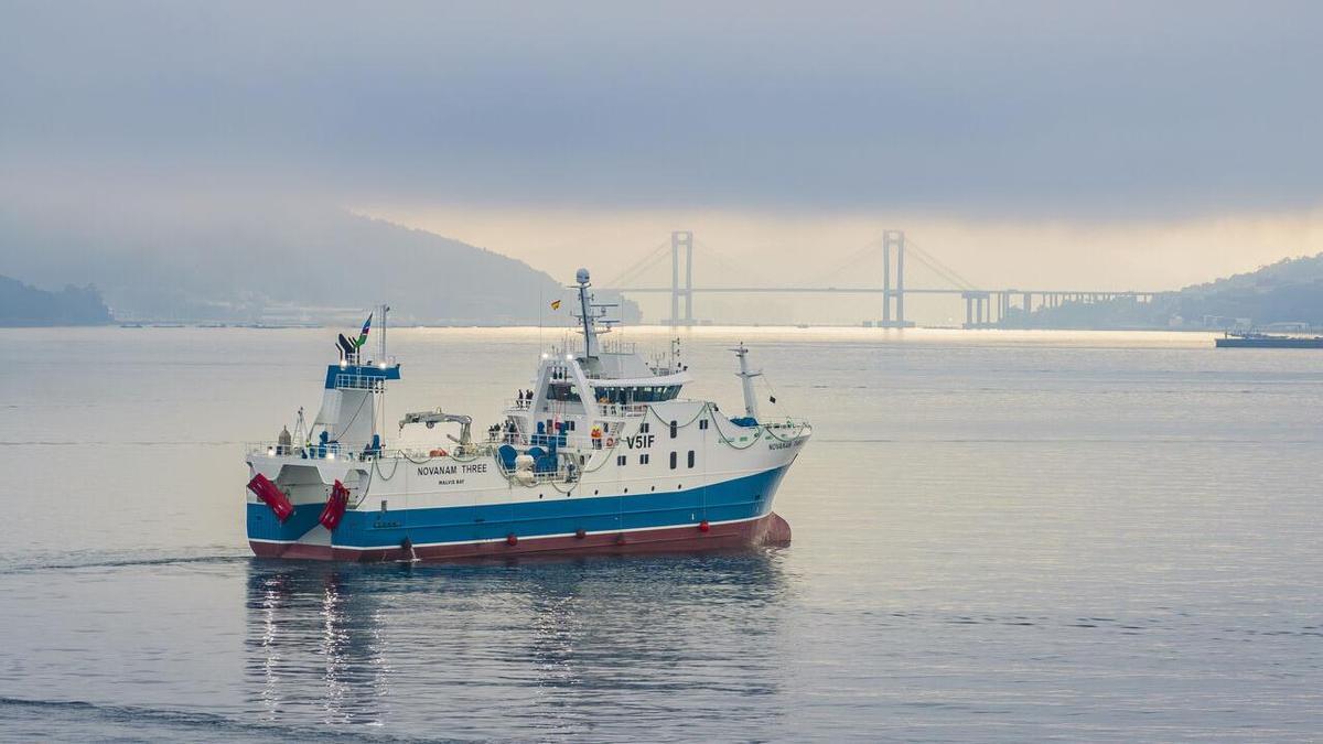 El «Novanam Three» partiendo de Vigo hacia Namibia.