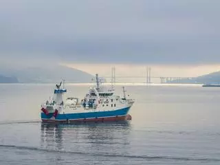 El nuevo arrastrero de Nueva Pescanova parte hacia el caladero: el «Novanam Three» deja Vigo por Namibia