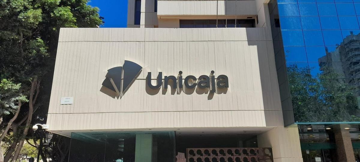 La sede central de Unicaja, en la avenida de Andalucía.