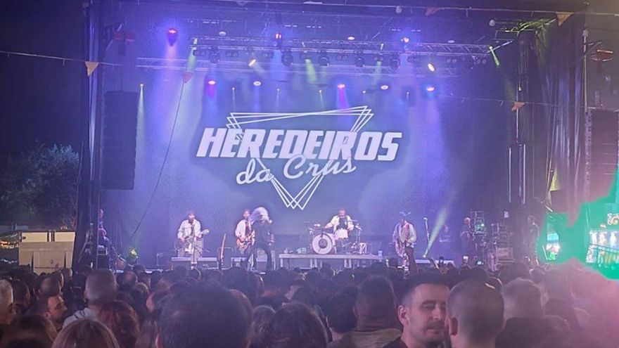 Un momento del concierto de Heredeiros da Crus. | FdV