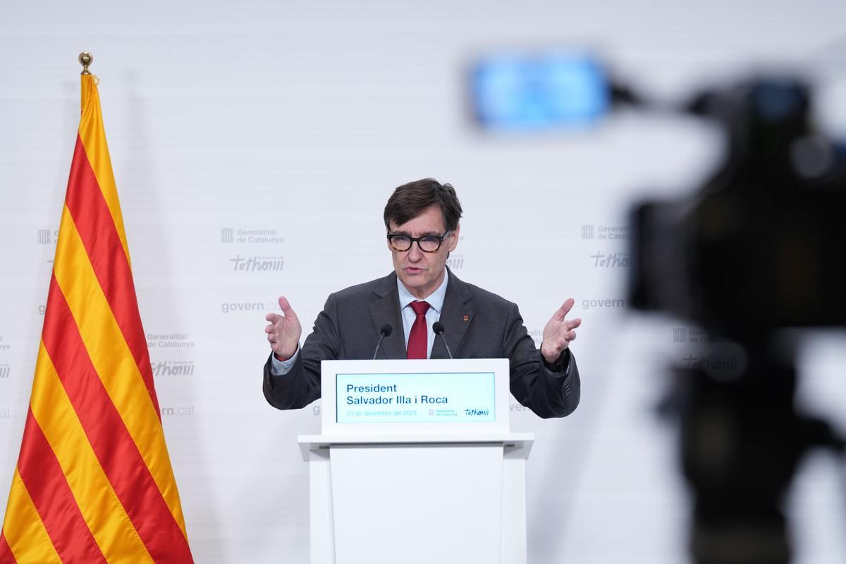 El president de la Generalitat de Catalunya, Salvador Illa, durante una rueda de prensa tras la reunión del Consell Executiu, en el Palau de la Generalitat, a 23 de diciembre de 2025.