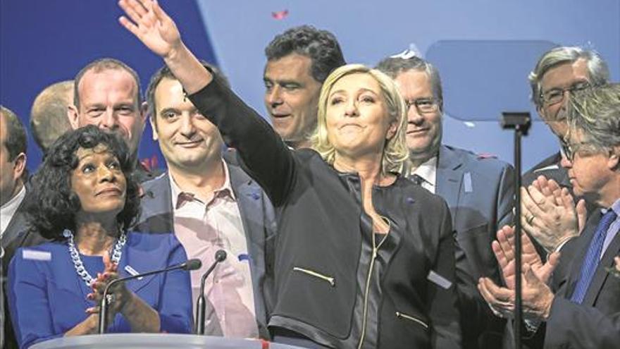 Marine Le Pen sitúa el patriotismo en el centro de su ideario político