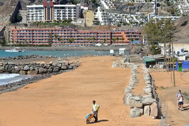 El fuerte oleaje pone de nuevo en jaque a los vecinos de la Playa de Tauro