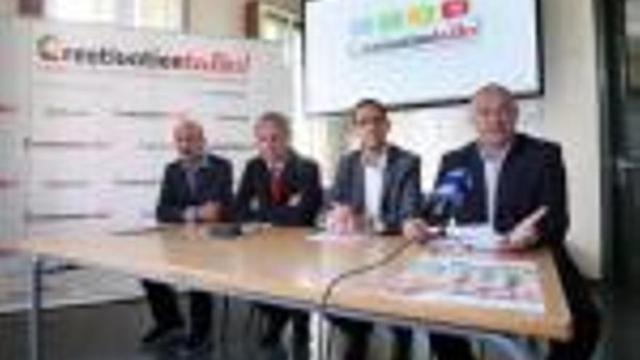 Els responsables de la Fundació per la Creativació, ahir, amb el regidor Carles Ribas.