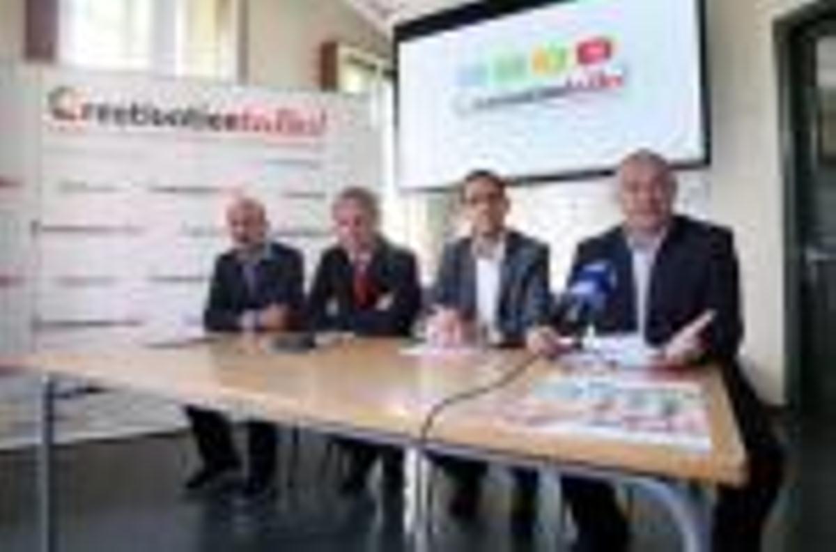 Els responsables de la Fundació per la Creativació, ahir, amb el regidor Carles Ribas.