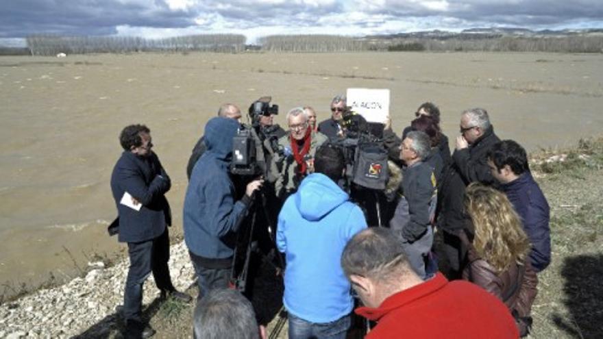 Negocios que &quot;hacen aguas&quot; por la crecida del Ebro