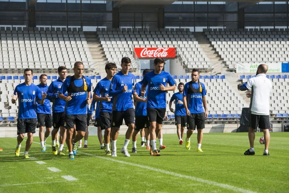 Entrenamiento del Real Oviedo en el Tartiere