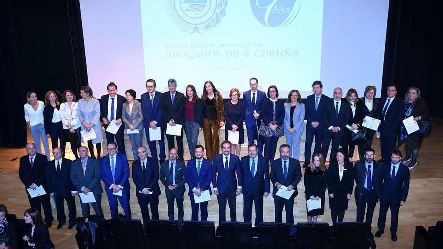 El Colegio de Abogados celebra su patrona con una entrega de insignias