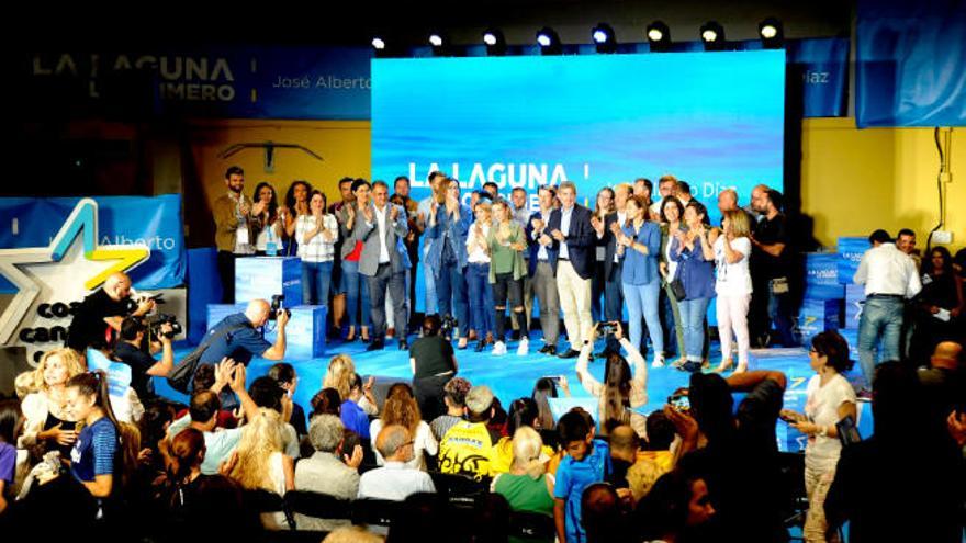 Miembros de CC, al finalizar el encuentro con el deporte lagunero.