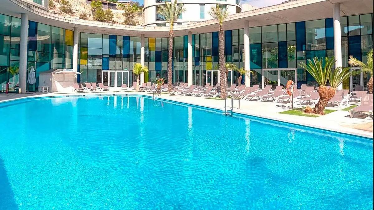 Imagen de una de las piscinas del Palladium Hotel Peñíscola.