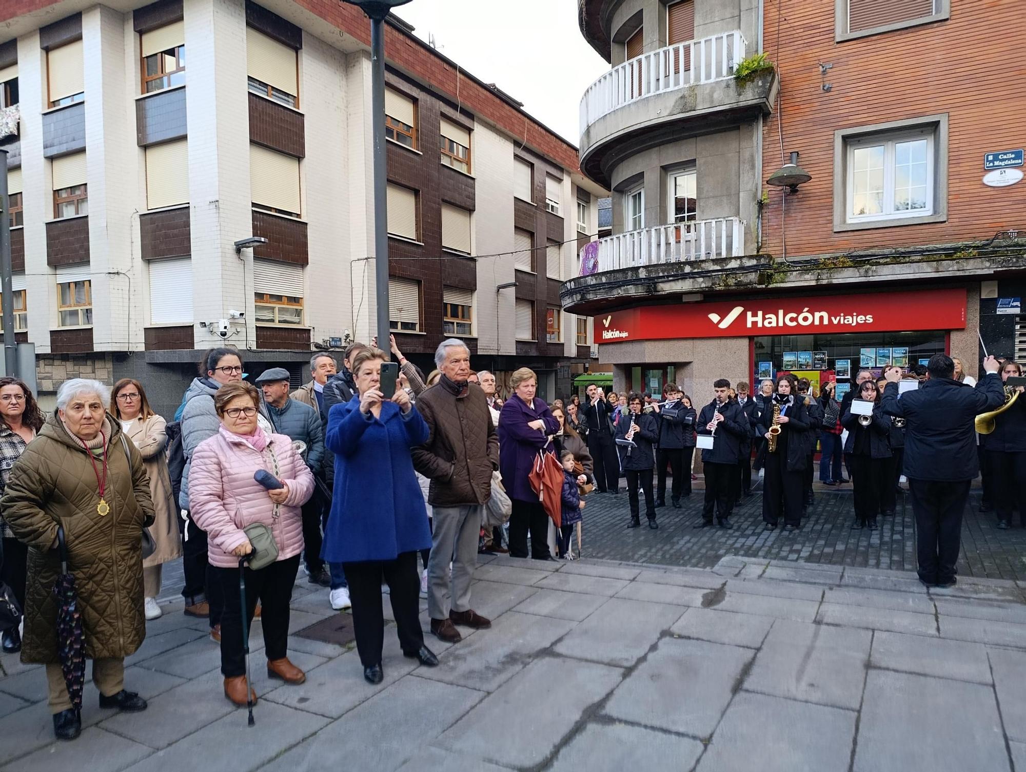 El Nazareno y la Virgen Dolorosa emocionan en Grado
