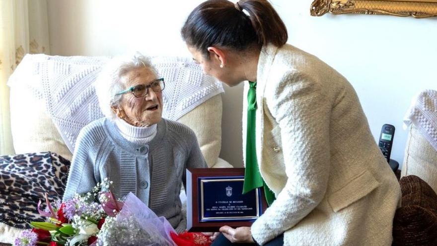 María Illobre, vecina de Betanzos, cumple 100 años