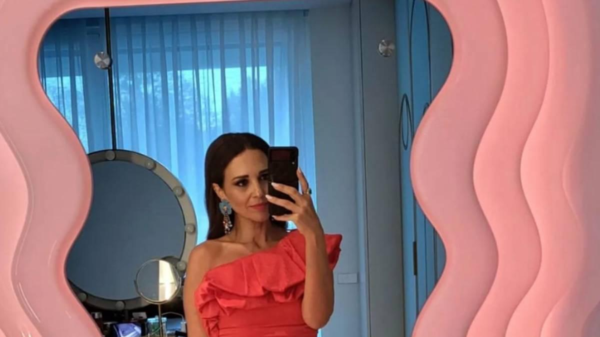 Paula Echevarría con vestido coral